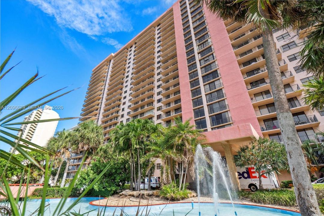 For Sale: $359,900 (2 beds, 2 baths, 1232 Square Feet)