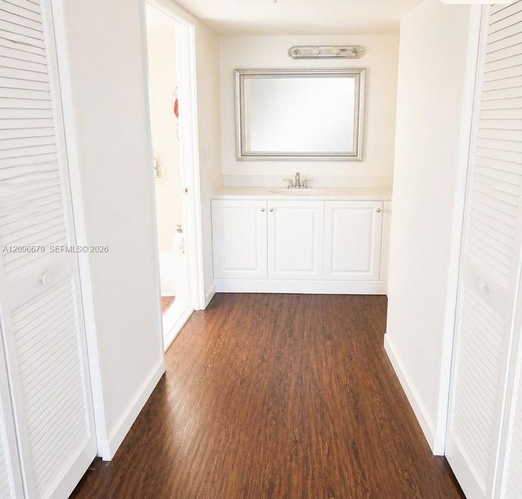 For Sale: $359,900 (2 beds, 2 baths, 1232 Square Feet)