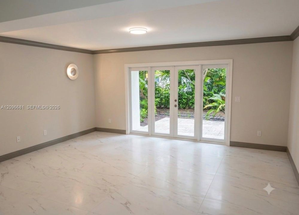 For Rent: $15,900 (4 beds, 3 baths, 2700 Square Feet)