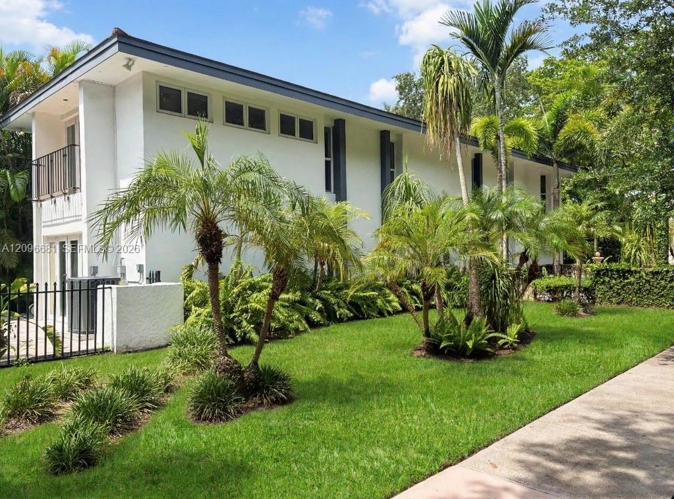 For Rent: $15,900 (4 beds, 3 baths, 2700 Square Feet)