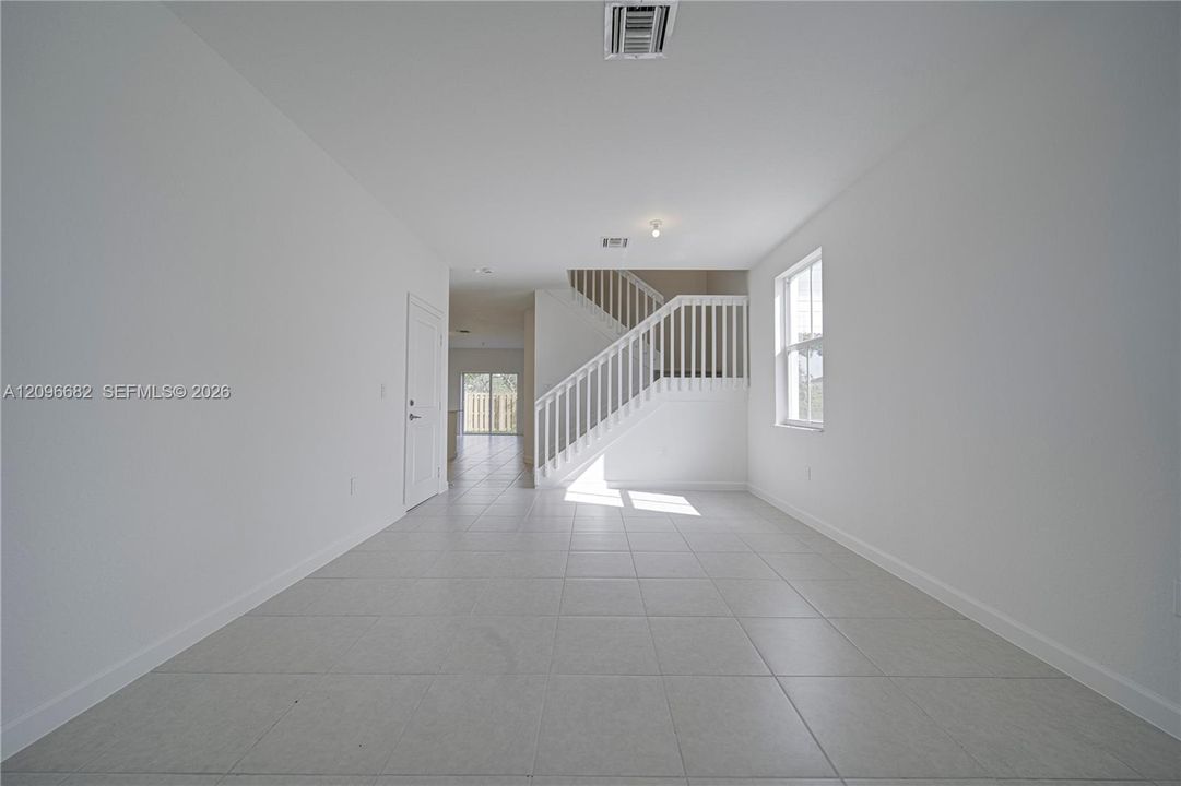En Venta: $629,000 (4 camas, 3 baños, 1853 Pies cuadrados)