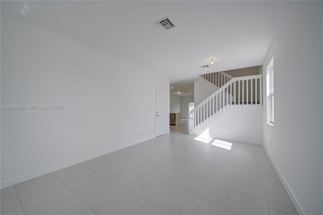 En Venta: $629,000 (4 camas, 3 baños, 1853 Pies cuadrados)