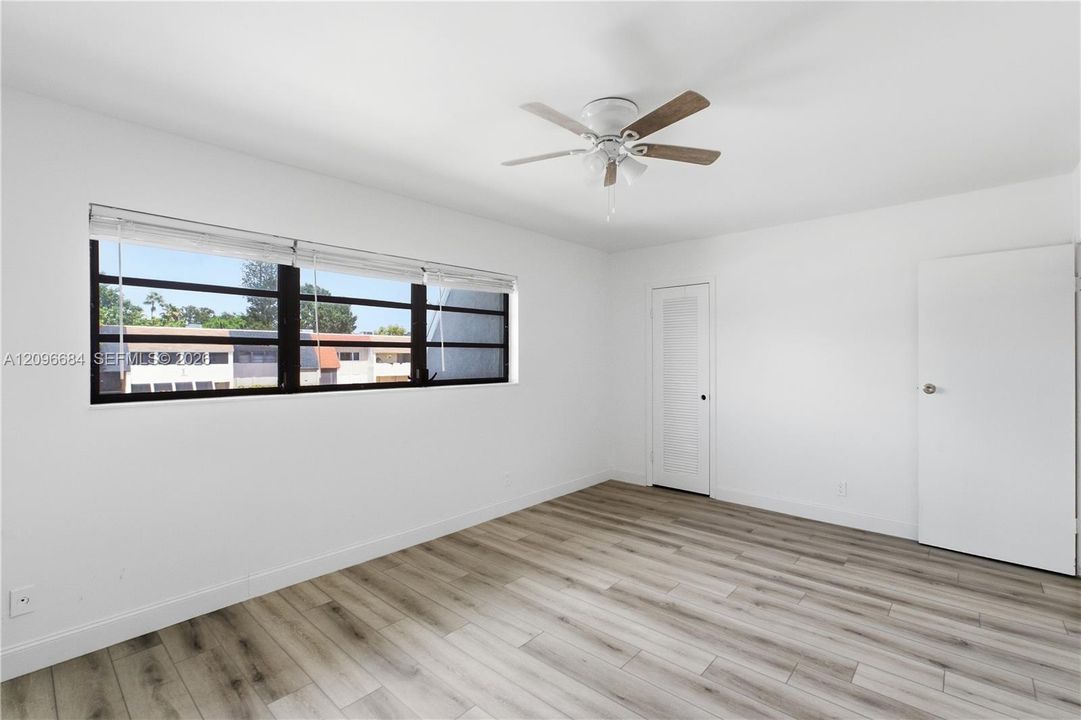 For Sale: $379,000 (2 beds, 2 baths, 1600 Square Feet)