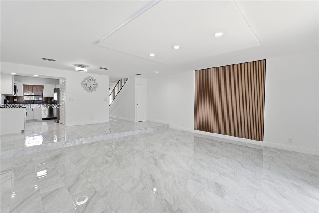 For Sale: $379,000 (2 beds, 2 baths, 1600 Square Feet)