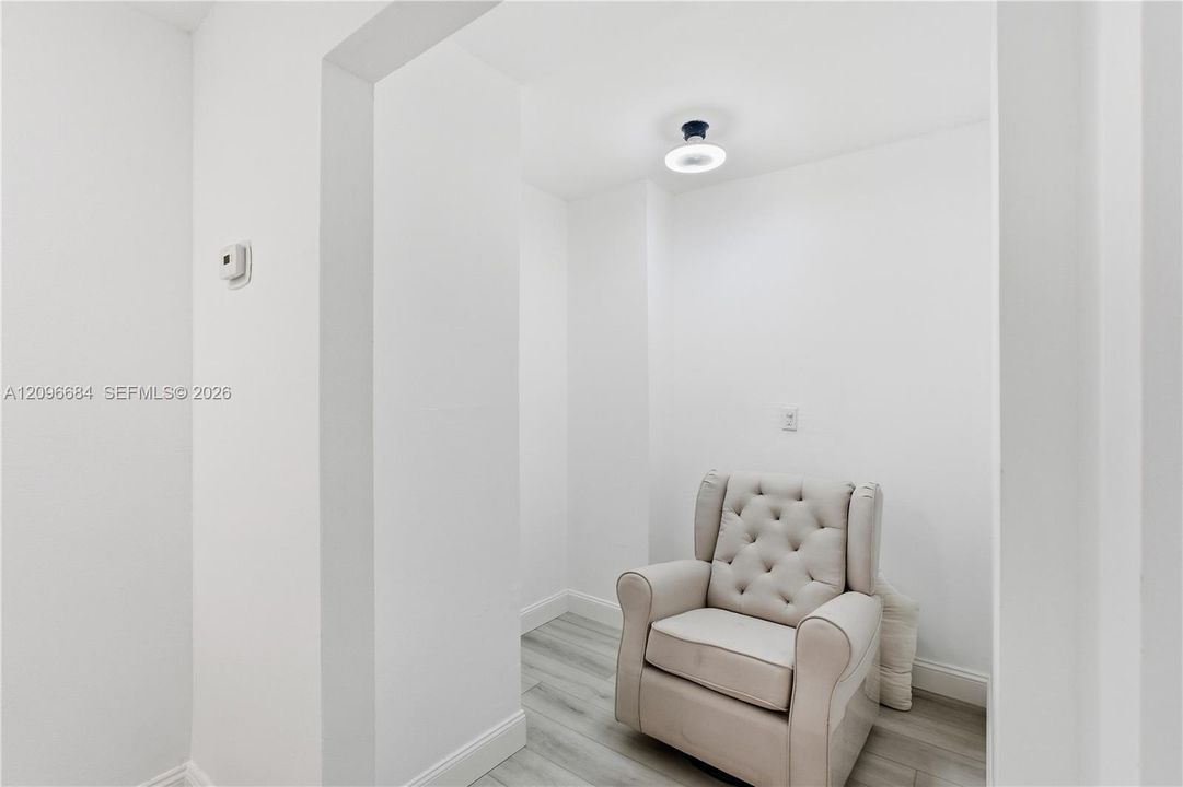 For Sale: $379,000 (2 beds, 2 baths, 1600 Square Feet)