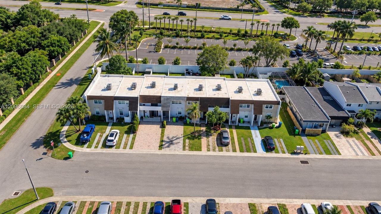 For Sale: $379,000 (2 beds, 2 baths, 1600 Square Feet)