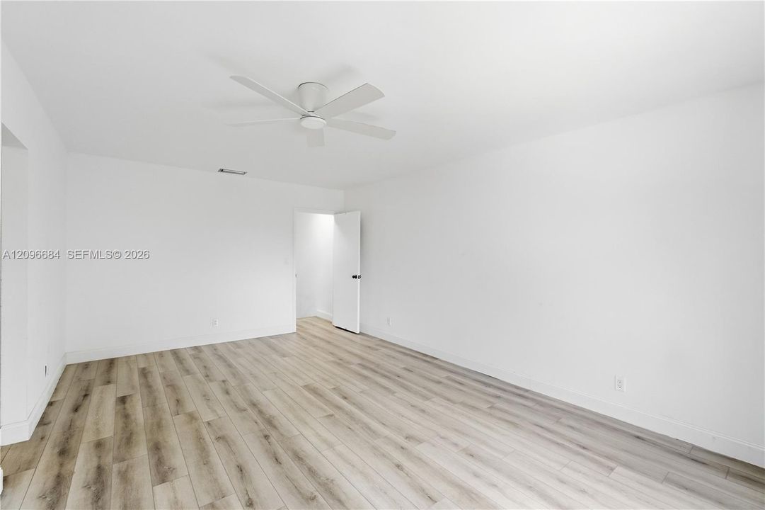 For Sale: $379,000 (2 beds, 2 baths, 1600 Square Feet)