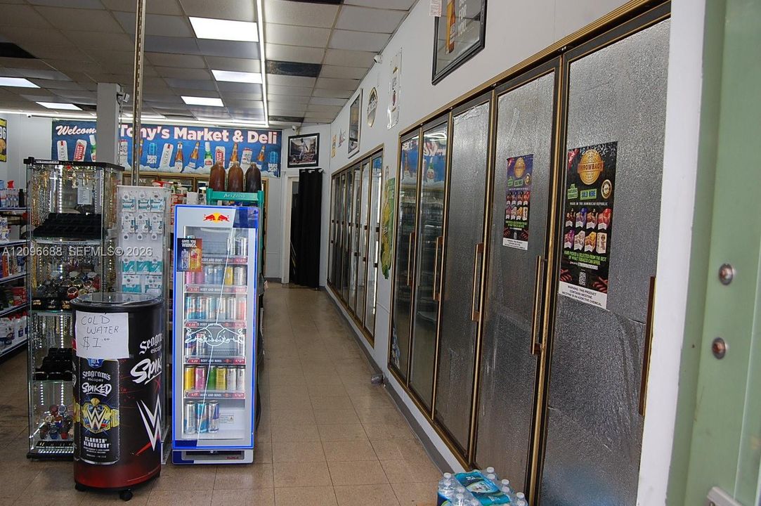 walk in display coolers for grab and go