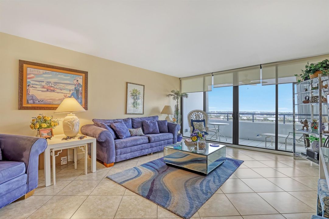 LIVING AREA W/VIEW