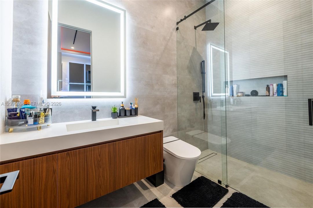 For Sale: $6,500,000 (5 beds, 5 baths, 5133 Square Feet)