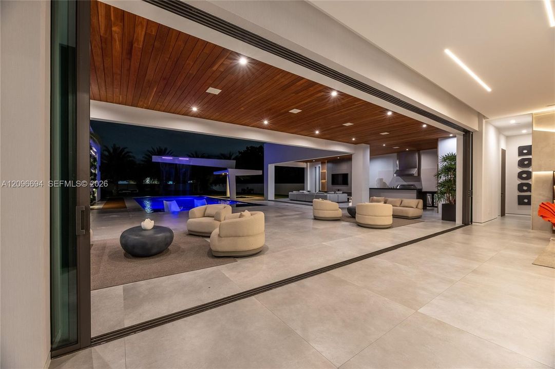 For Sale: $6,500,000 (5 beds, 5 baths, 5133 Square Feet)