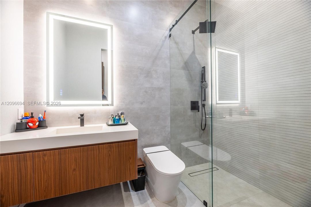 For Sale: $6,500,000 (5 beds, 5 baths, 5133 Square Feet)