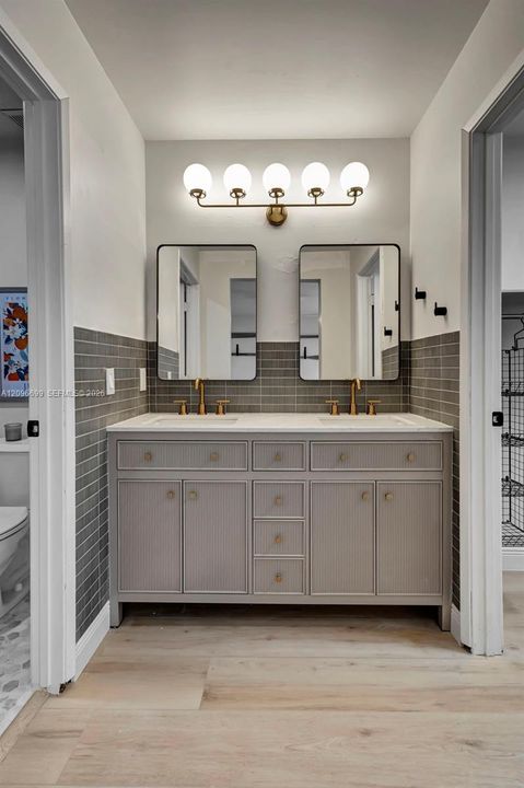 Primary bath