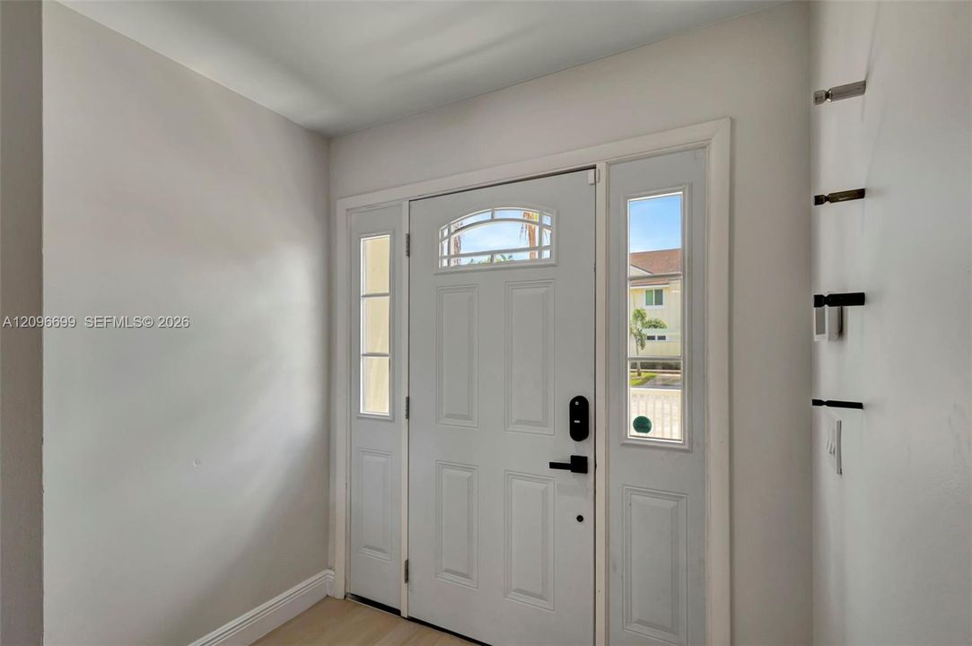 For Rent: $3,200 (3 beds, 2 baths, 1564 Square Feet)