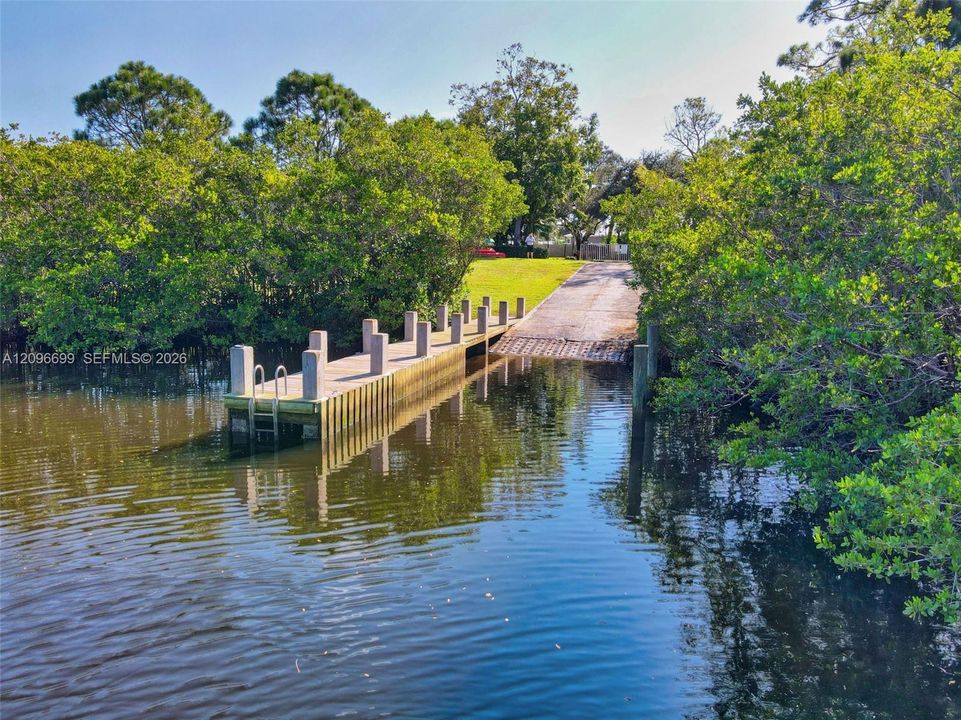 For Rent: $3,200 (3 beds, 2 baths, 1564 Square Feet)