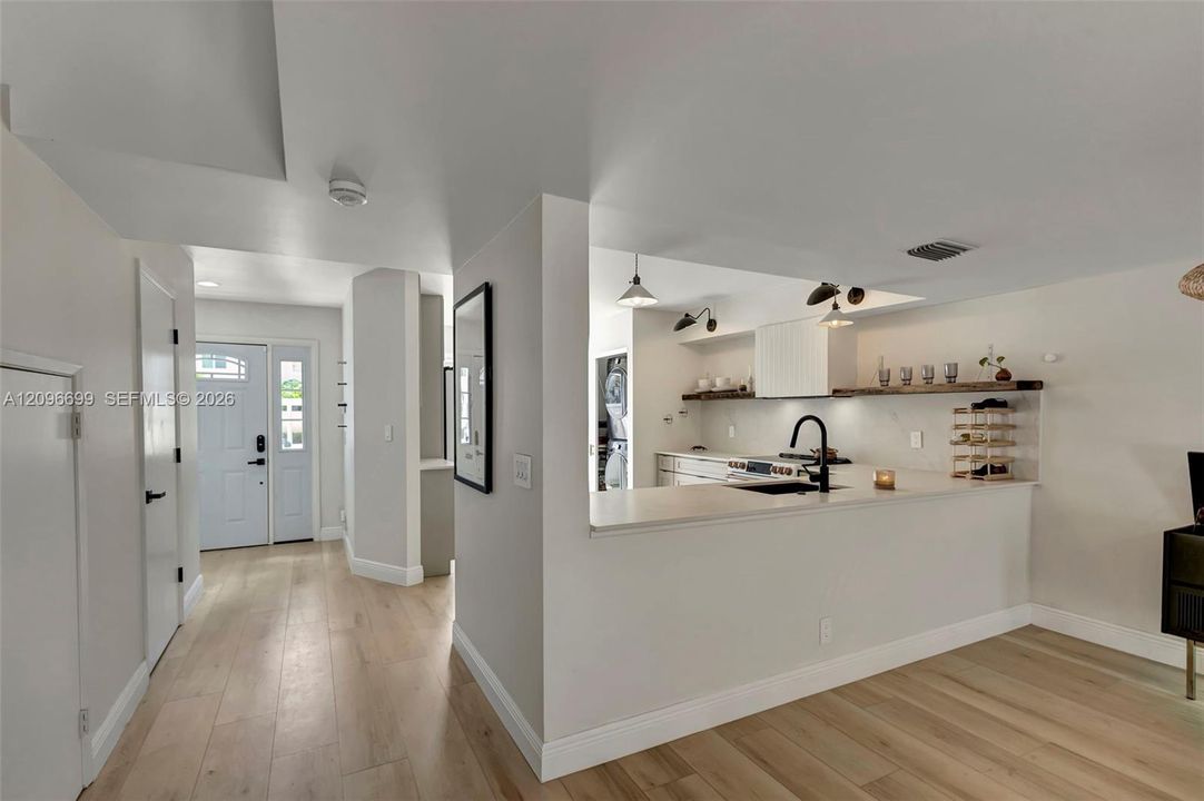 For Rent: $3,200 (3 beds, 2 baths, 1564 Square Feet)