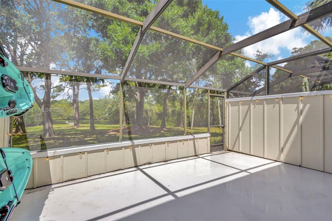 For Rent: $3,200 (3 beds, 2 baths, 1564 Square Feet)