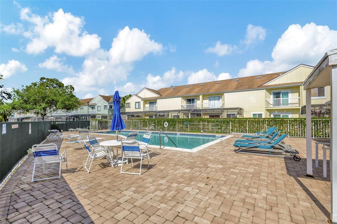 For Rent: $3,200 (3 beds, 2 baths, 1564 Square Feet)