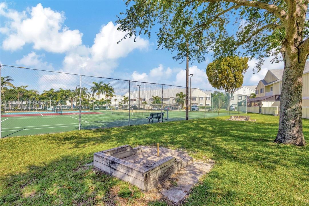 For Rent: $3,200 (3 beds, 2 baths, 1564 Square Feet)