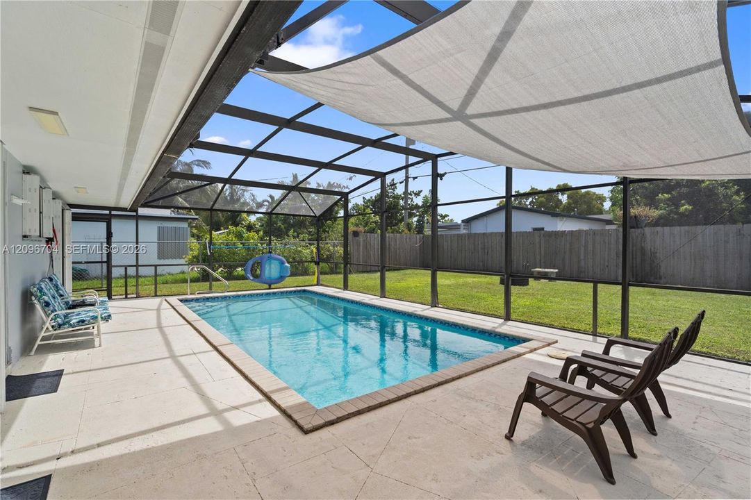 For Sale: $689,000 (3 beds, 2 baths, 1218 Square Feet)