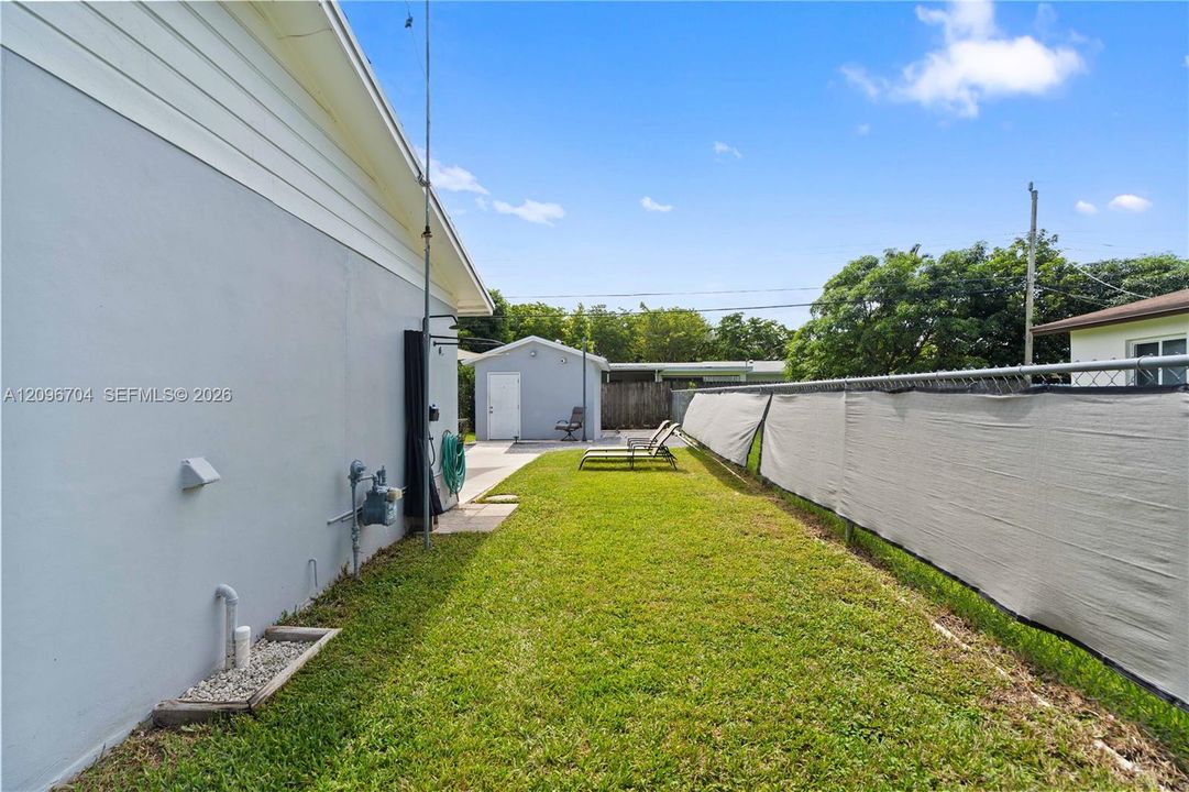 For Sale: $689,000 (3 beds, 2 baths, 1218 Square Feet)