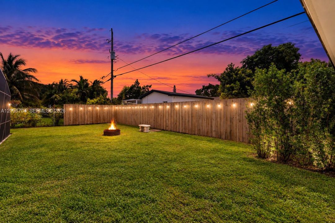 For Sale: $689,000 (3 beds, 2 baths, 1218 Square Feet)