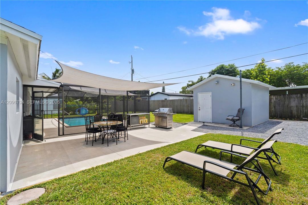 For Sale: $689,000 (3 beds, 2 baths, 1218 Square Feet)