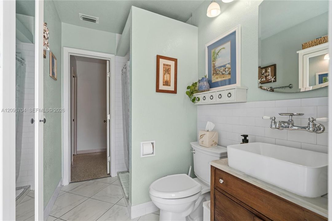 For Sale: $689,000 (3 beds, 2 baths, 1218 Square Feet)