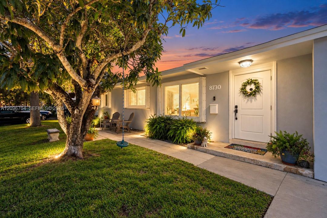 For Sale: $689,000 (3 beds, 2 baths, 1218 Square Feet)