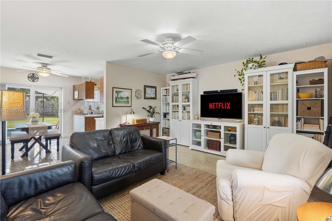 For Sale: $689,000 (3 beds, 2 baths, 1218 Square Feet)