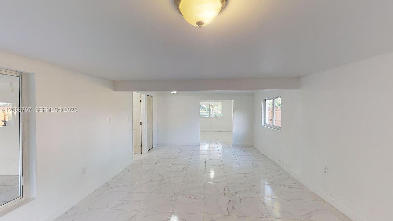 For Sale: $690,000 (4 beds, 2 baths, 1902 Square Feet)