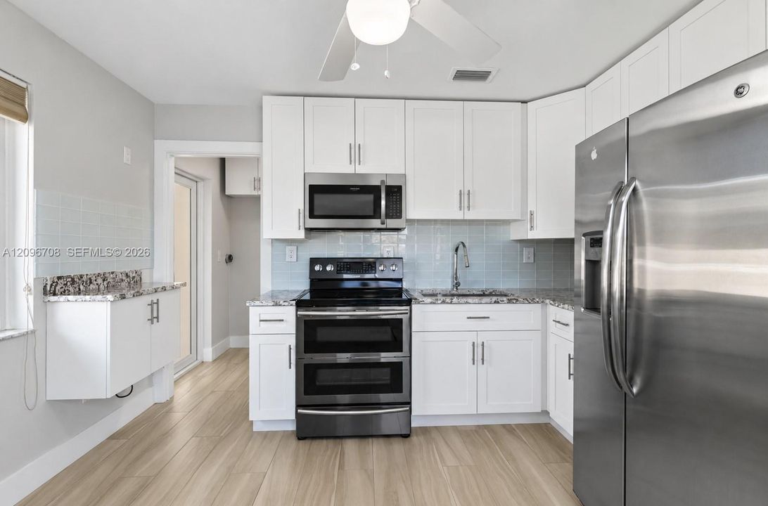 For Rent: $2,500 (2 beds, 1 baths, 2065 Square Feet)