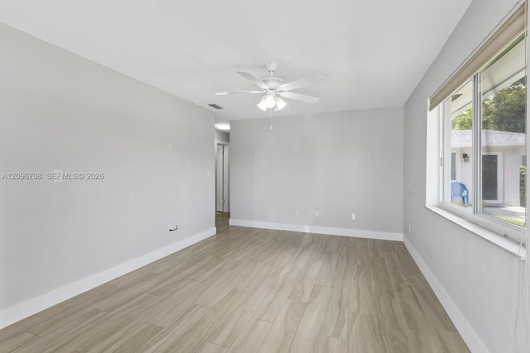 For Rent: $2,500 (2 beds, 1 baths, 2065 Square Feet)