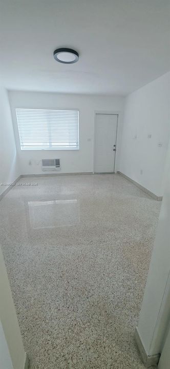 For Rent: $1,650 (1 beds, 1 baths, 6128 Square Feet)