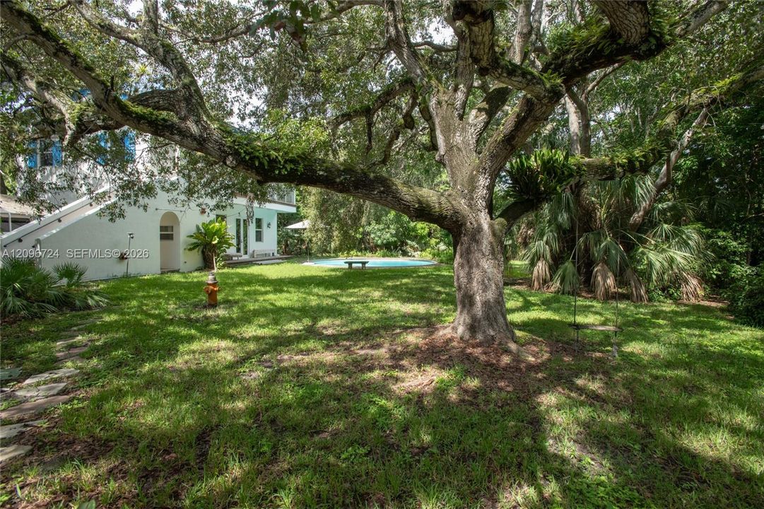 For Sale: $3,400,000 (4 beds, 3 baths, 2789 Square Feet)