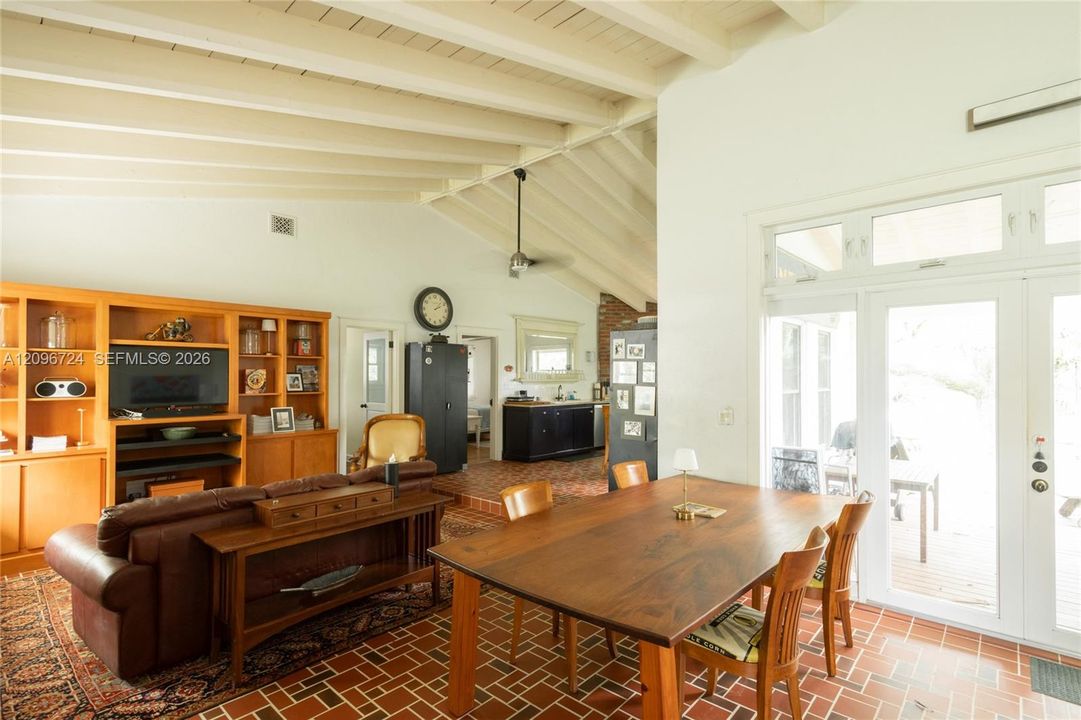 For Sale: $3,400,000 (4 beds, 3 baths, 2789 Square Feet)