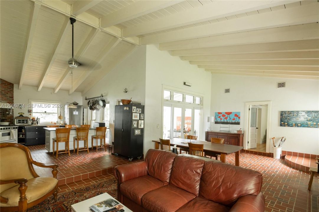 For Sale: $3,400,000 (4 beds, 3 baths, 2789 Square Feet)
