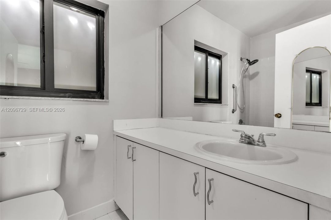 For Sale: $699,900 (3 beds, 2 baths, 1283 Square Feet)