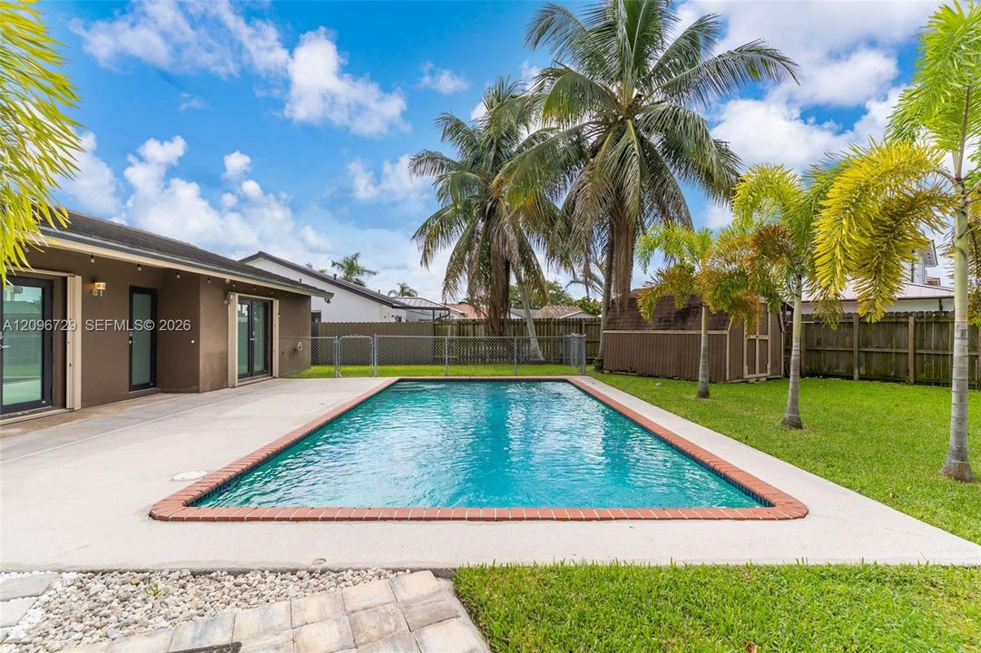 For Sale: $699,900 (3 beds, 2 baths, 1283 Square Feet)
