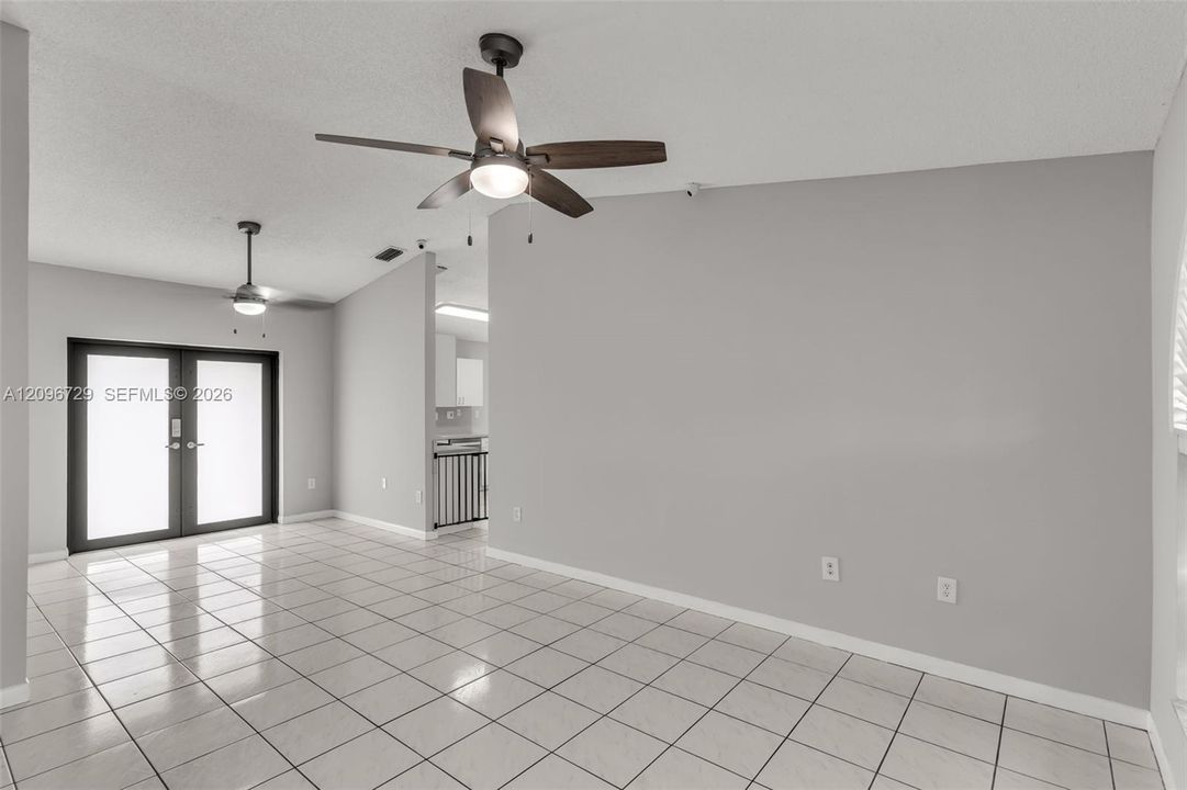 For Sale: $699,900 (3 beds, 2 baths, 1283 Square Feet)