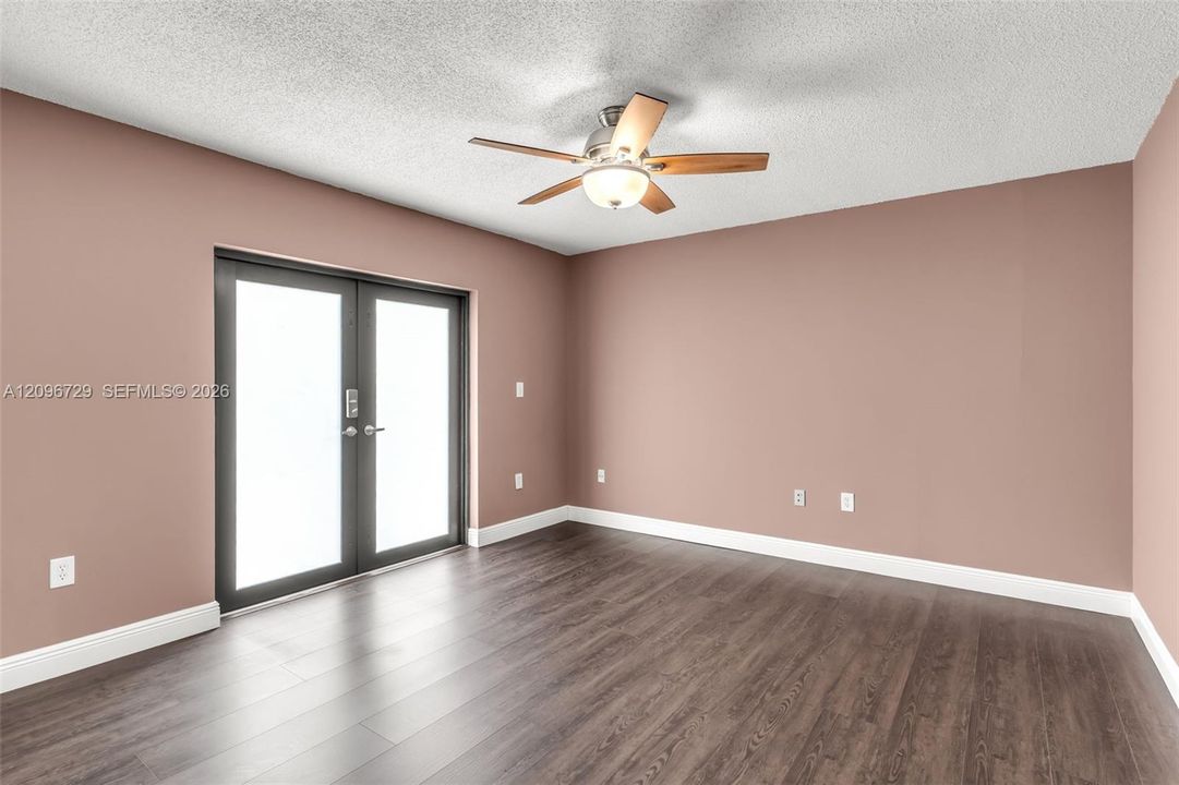 For Sale: $699,900 (3 beds, 2 baths, 1283 Square Feet)