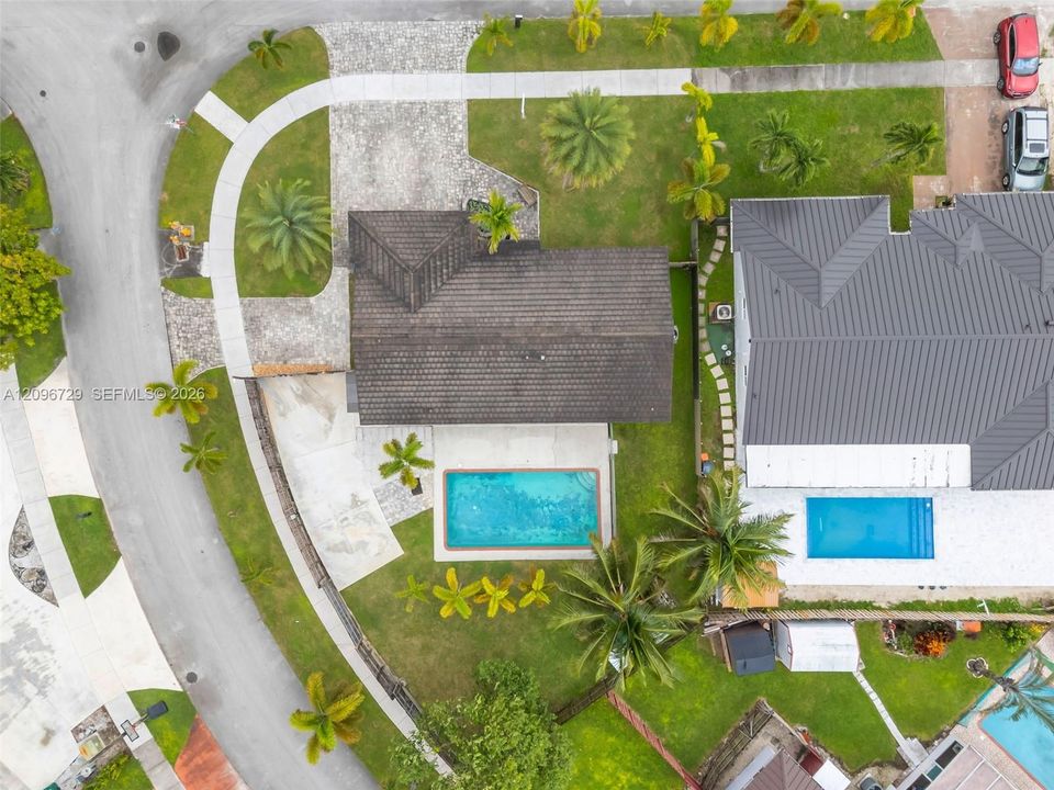 For Sale: $699,900 (3 beds, 2 baths, 1283 Square Feet)