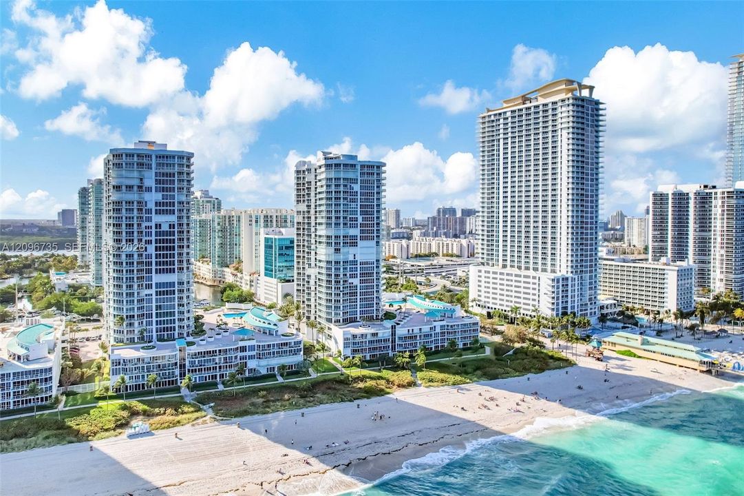 En Venta: $1,198,000 (3 camas, 2 baños, 1760 Pies cuadrados)