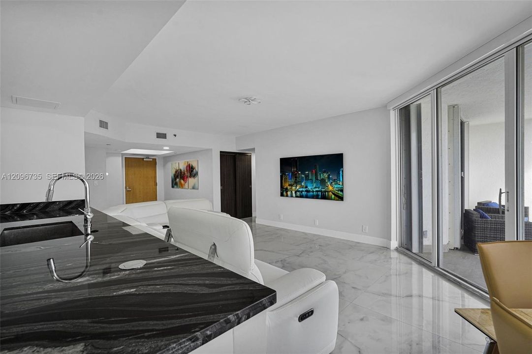En Venta: $1,198,000 (3 camas, 2 baños, 1760 Pies cuadrados)