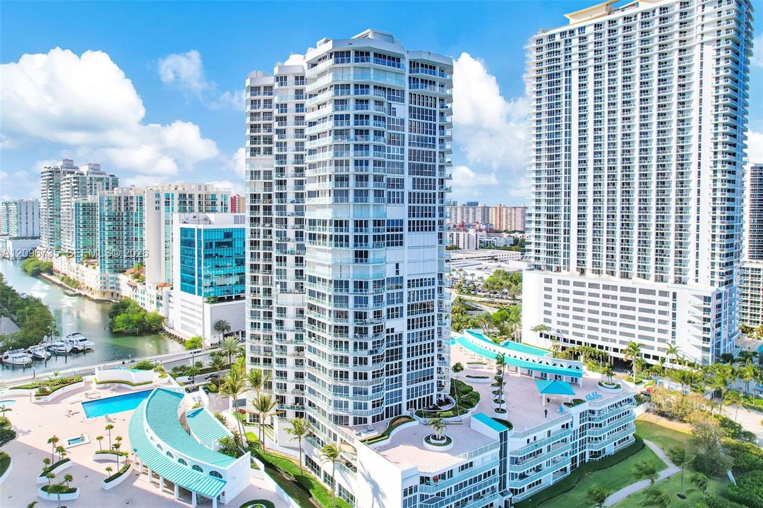 En Venta: $1,198,000 (3 camas, 2 baños, 1760 Pies cuadrados)