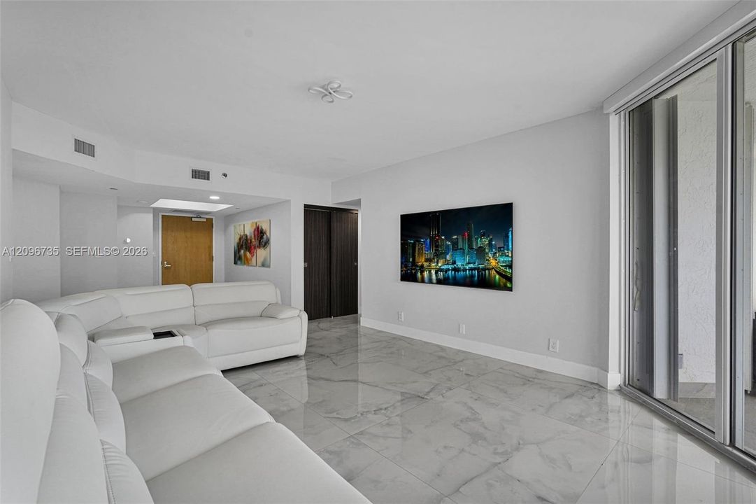 En Venta: $1,198,000 (3 camas, 2 baños, 1760 Pies cuadrados)