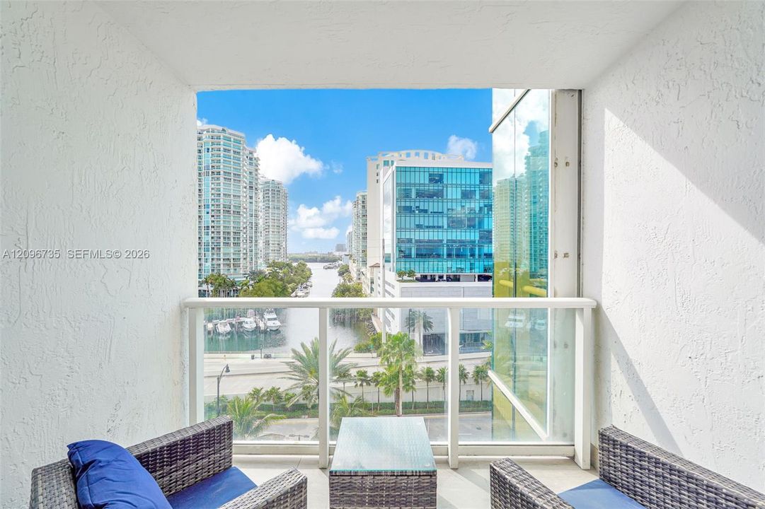 En Venta: $1,198,000 (3 camas, 2 baños, 1760 Pies cuadrados)