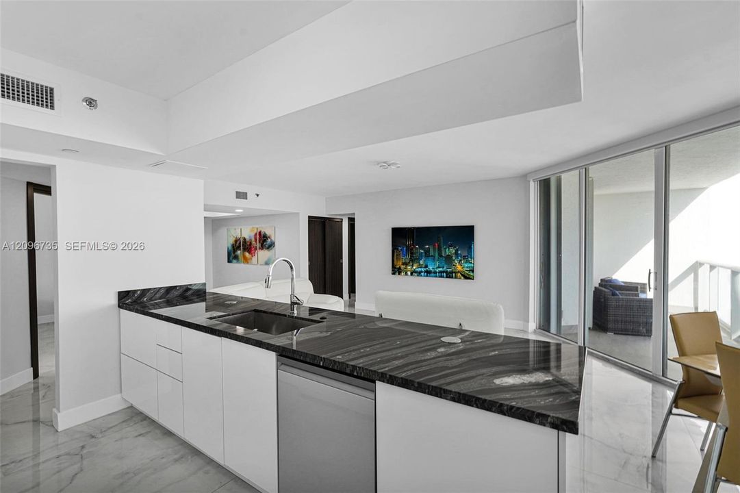 En Venta: $1,198,000 (3 camas, 2 baños, 1760 Pies cuadrados)