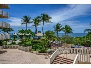 For Sale: $1,225,000 (2 beds, 2 baths, 1409 Square Feet)