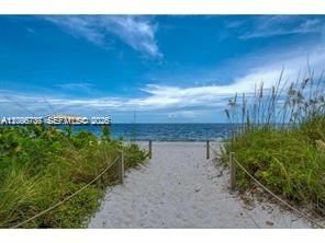 For Sale: $1,225,000 (2 beds, 2 baths, 1409 Square Feet)